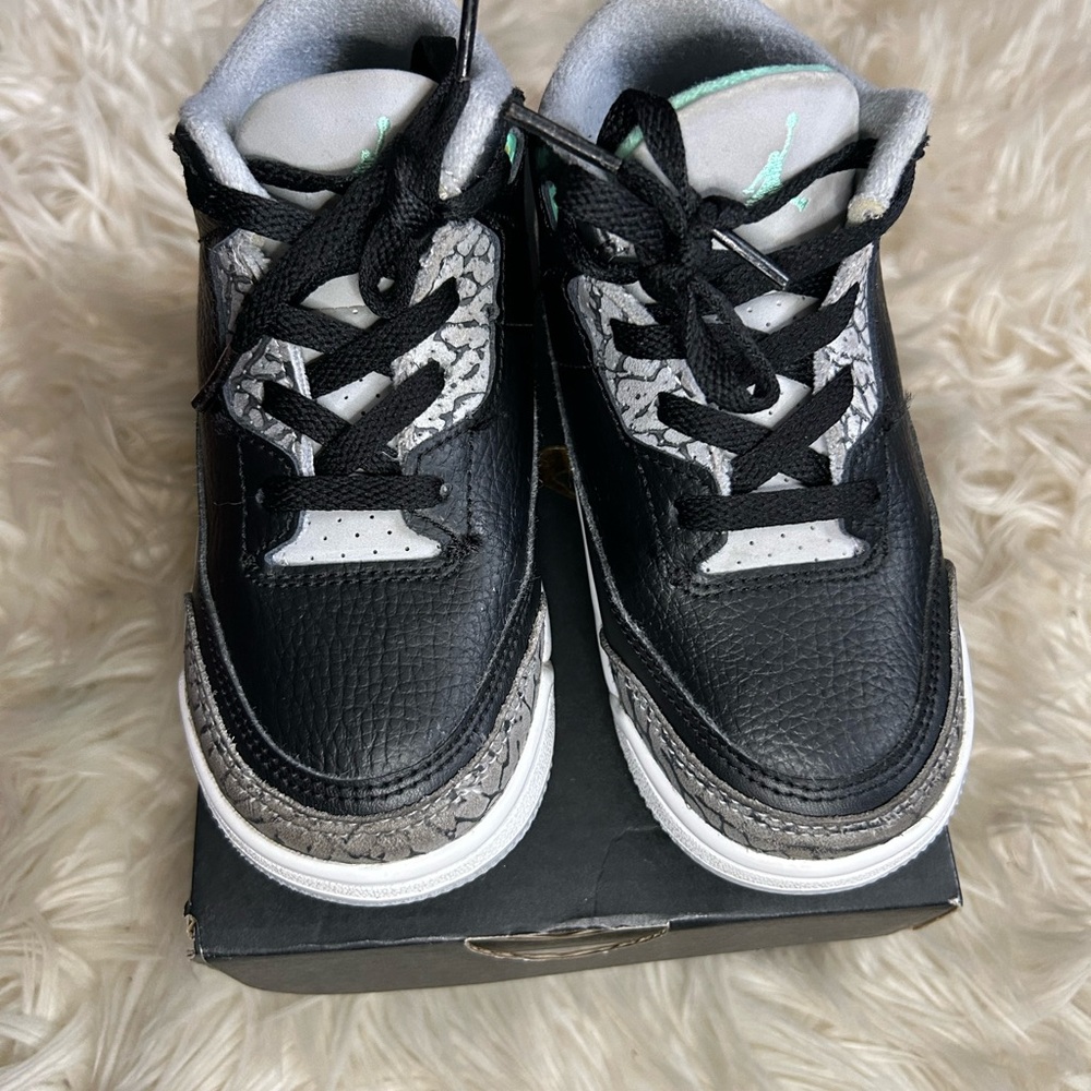 Jordan 3s Green Glow